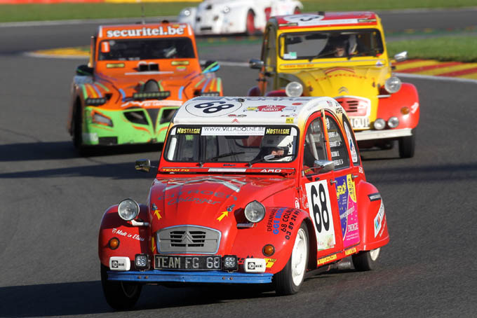 Lelijke eend racen in de 24H Spa